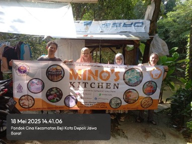 Kegiatan Pendampingan UMKM dan Pembuatan Spanduk